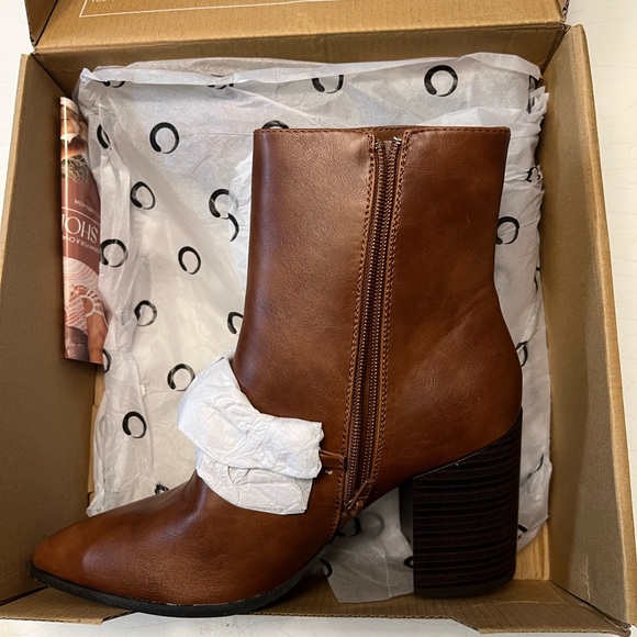 Journee Collection boots - Picture 3 of 5